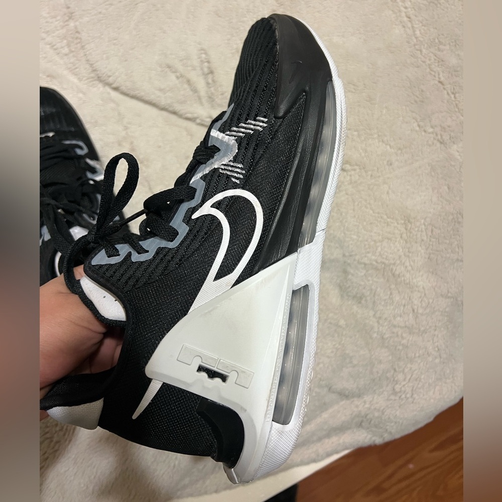 LEBRON WITNESS 6 TB 'BLACK WHITE'